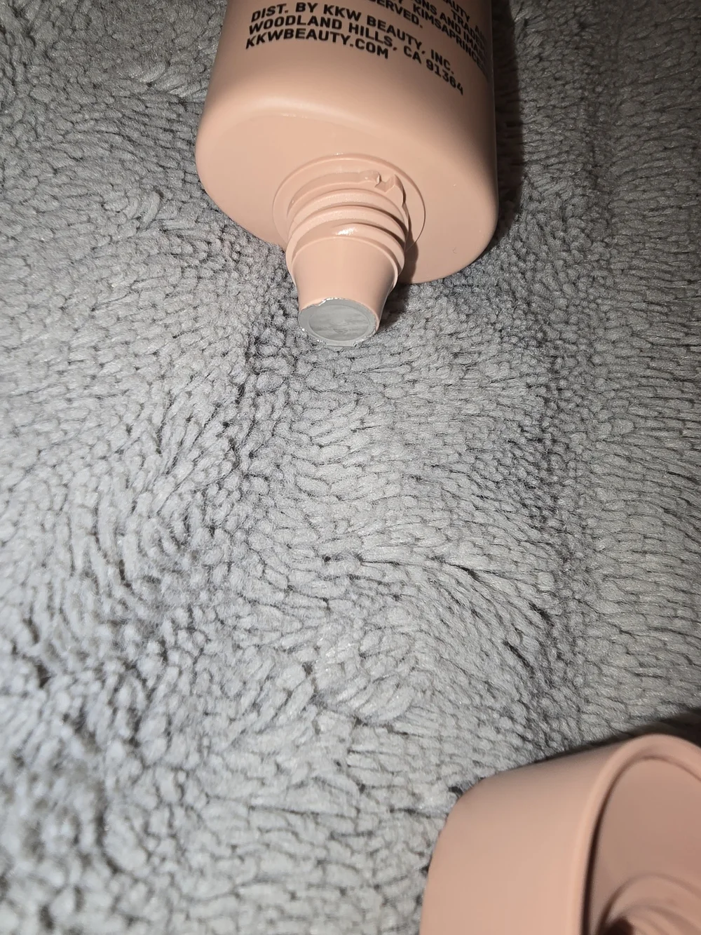 KKW Beauty Skin Perfecting Body Foundation & Brush Set - Pale Pink